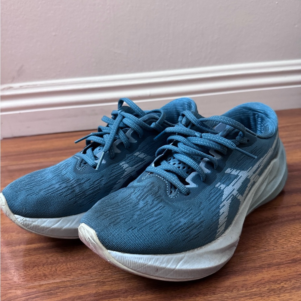 ASICS Novablast 3 Women’s 7.5